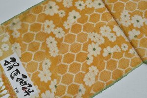 【ちどりや】未使用品 美品 正絹紬 越後紬 着尺反物 亀甲文様 菊花 黄色 ラベル付 Y42