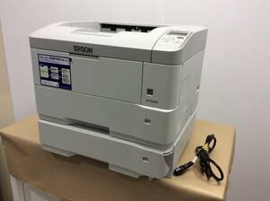 ◇【総印刷12,628枚】 EPSON (エプソン ) A3対応モノクロレーザープリンター LP-S3250 550枚増設カセット(L751AC1)1段付 ◇CK2311-0077