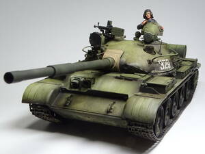 1/35　T-62A　人形付き塗装済み完成品