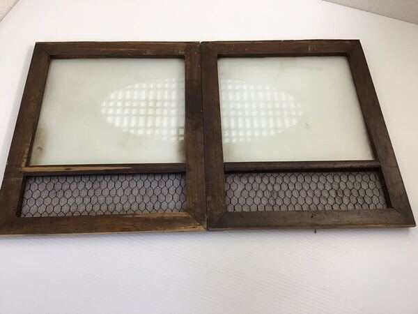 ★レア★ 昭和レトロ ガラス 窓 木製 金網 2枚セット 古道具 ガラス戸 小窓 大正ロマン H39.3cm W33cm