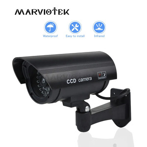 大人気 防水フェイクカメラ屋外ダミーカメラ 赤外線型 ホームセキュリティーフェイクカメラ 防犯対策 赤点滅ランプ 調節可能