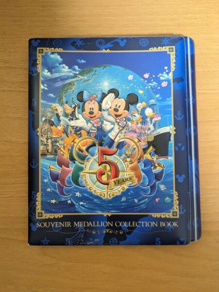 ディズニー 5周年メダルコレクションブック