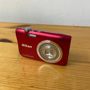 UTn945 Nikon ニコン COOLPIX A100 コンパクト デジタルカメラ レッド 本体のみ 動作未確認 ジャンク扱い