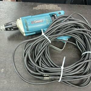 6M23 通電済 makita マキタ スクリュードライバー 6810 IAR