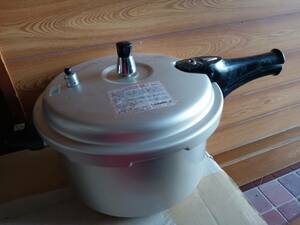 パール金属 アルミ 圧力鍋 6L (1升炊) キッチン用品 調理器具 一般家庭用品 *0624