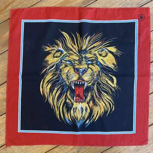  бесплатная доставка Vintage бандана лев рисунок LION America запас смешанные товары носовой платок животное красный retro American Casual животное Vintage A1286