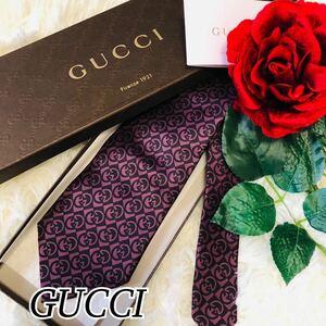 GUCCI グッチ メンズ 男性 紳士 ネクタイ ブランドネクタイ 総柄 ロッキングG パープル 紫 ビジネス 結婚式 カッコいい 美品 剣先 9.7cm