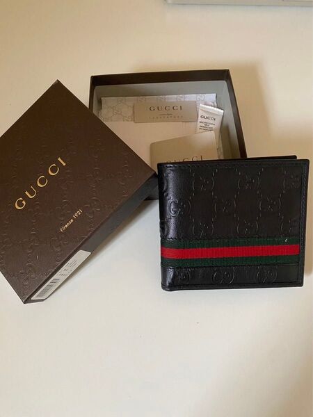 GUCCI グッチ 二つ折り財布