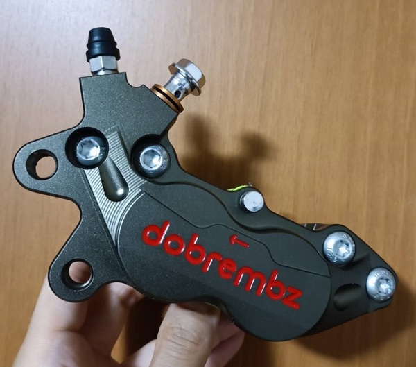 左銅 Dobrembz●ブレーキキャリパー●ピッチ40mm●アルミCNC●4POT●ブレンボ FRANDO シグナス V125 グロム ズーマー NSR モンキー