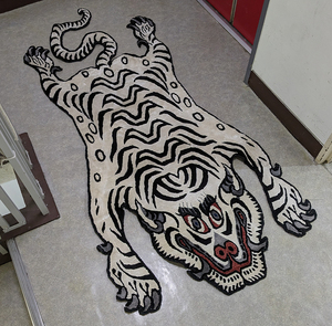 本物 シルク 特大XLサイズ 196cm ネパールタイガー チベタンタイガー ラグ チベット絨毯 ラグマット トラ チベタンラグ カーペット NIGO
