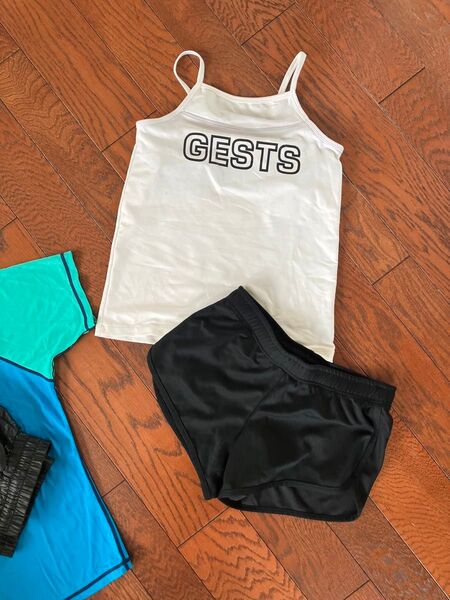 ランニングウェア 上下セット美品 M-L GESTS