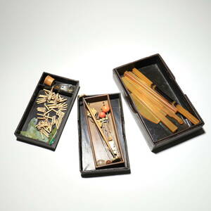  kimono small articles set sale approximately 13 point . ornamental hairpin . comb hair ornament Japanese clothes kimono antique goods antique box attaching equipped antique work of art old fine art hour substitute article 