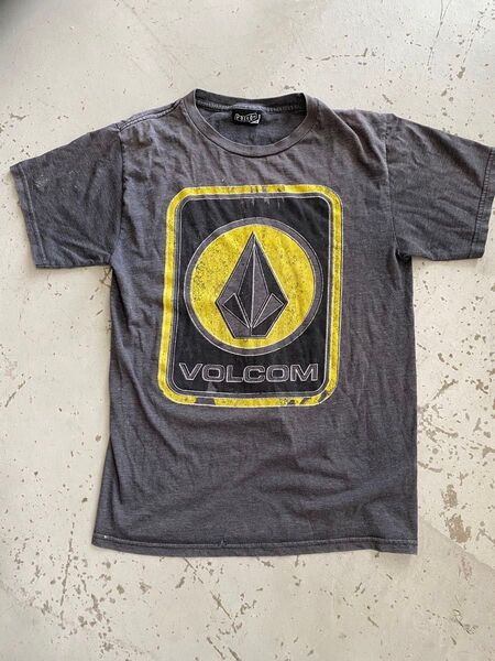 VOLCOM Tシャツ Sサイズ 古着 ヴィンテージ 00s