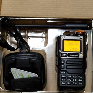 UV-K5広帯域受信機化済FM　AM　SSB　受信可能受信範囲18MHｚ~1300MHz日本仕様電源コンセント付　箱もおくります