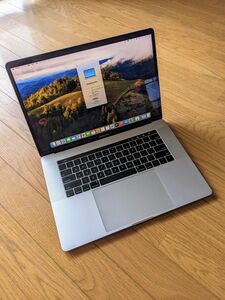 MacBook Pro 15インチ シルバー 2018 Core i9(2.9GHz)/RAM 16GB/ SSD 1TB