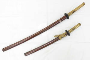 16871 新606-005　模造刀 2本 まとめ セット　レプリカ　刀剣　日本刀　和風　アンティーク調　置物 オブジェ　現状品　ヤ140