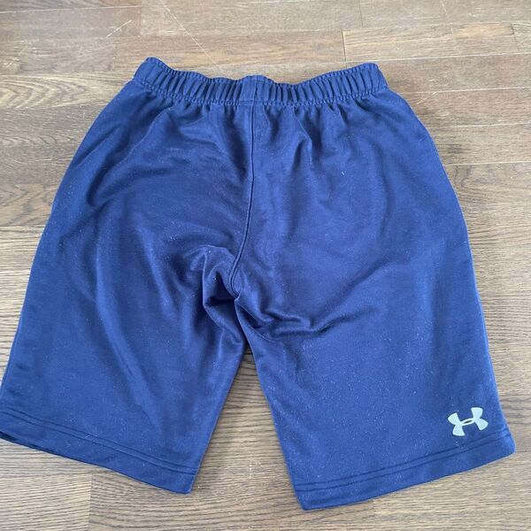 【UNDER ARMOUR】アンダーアーマーネイビーハーフパンツ