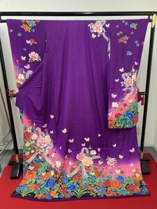 .485 large long-sleeved kimono purple color Gold flower gold white race pattern wedding butterfly . rose li bon pin k gold thread type . kimono embroidery floral print ceremony Event 221003
