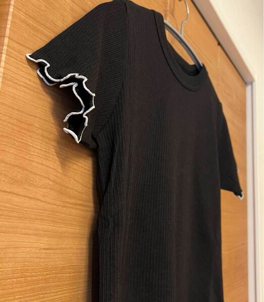 夏の肌見せコーデ【未使用】FUERTE★コンパクトリブTシャツ ブラック