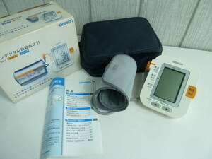 ☆彡オムロン　自動血圧計　上腕　HEM-7000　OMRON　血圧計　中古品☆彡