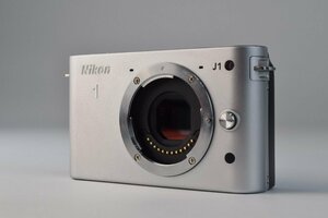 【1円～】Nikon 1 J1 本体 美品動作品　＋　おまけ 1 NIKKOR 10-30mm F3.5-5.6 VR ジャンク