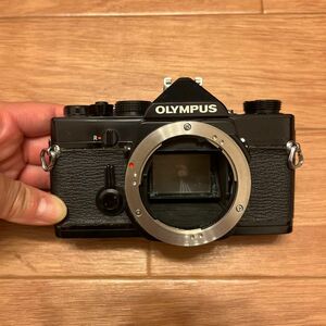 【オリンパス】フィルムカメラ　カメラボディ　OM-1