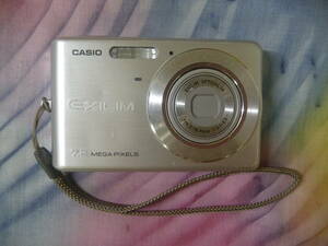 デジタルカメラ CASIO/カシオ EX-Z77 EXILIM/エクシリム シルバー f=6.3-18.9ｍｍ 1:3.1-5.9 バッテリー有り/動作未確認
