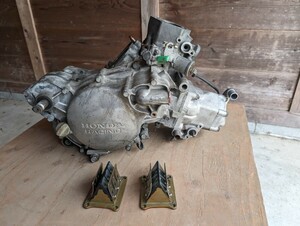 NSR250　mc18　88年式　エンジン本体　センターシールOK　ミッションOK　ピストン等一部部品取り　中古　ホンダ　リードバルブ付