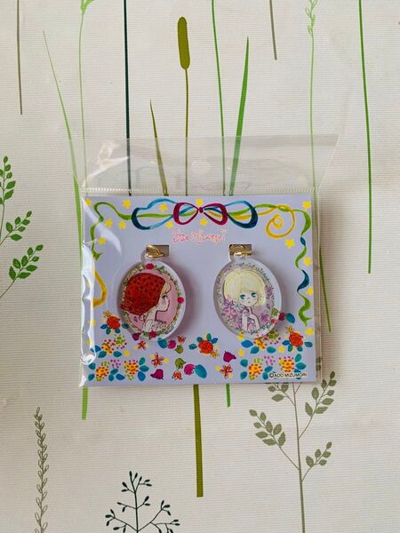 【新品♪】 水森亜土 アクリルイヤリング