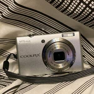 Nikon ニコン COOLPIX S570 コンパクトデジタルカメラ 動作確認 現状渡し　【0601-1】