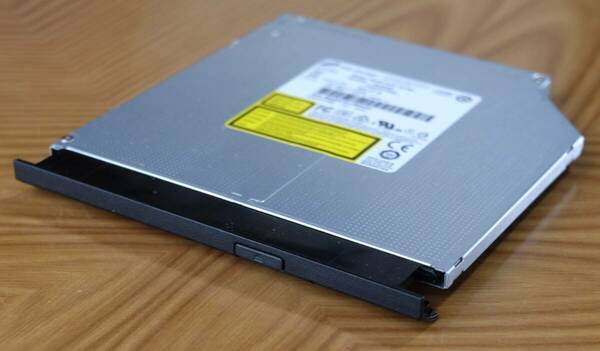 DVDスーパーマルチドライブ GUD0N SATA 9.5mm厚：動作確認済
