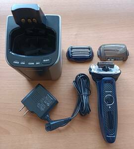 中古品 Panasonic ES-LV76 メンズ シェーバー 5枚刃 洗浄充電器 RC9-15 純正ACケーブルRC1-70