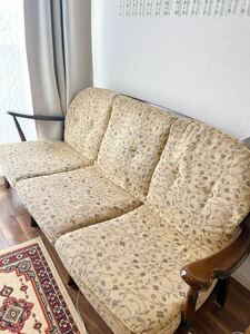 カリモク家具