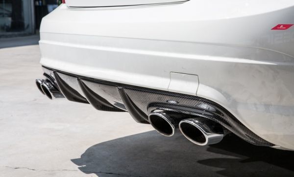 激安即納●ベンツ W204 CクラスセダンC63AMG リアカーボンディフューザ