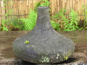 .. height 20cm weight 7kg garden stone stone light . Kyushu production natural stone 