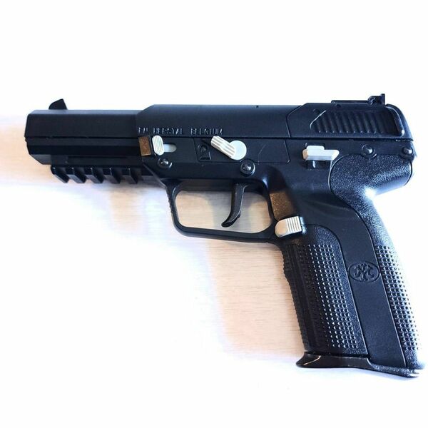 マルシン工業 FN Five-seveN エアガン