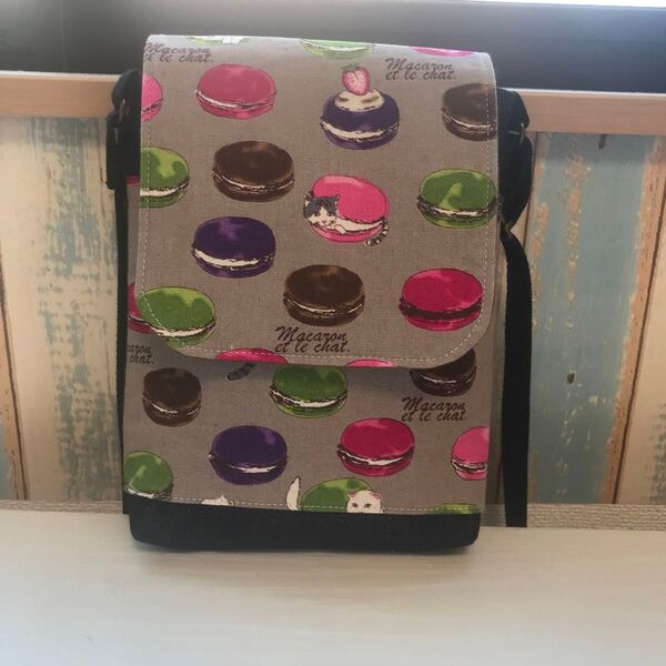 109 廃盤生地 マカロン 猫 北欧 花柄 帆布 ハンドメイド スマホポーチ