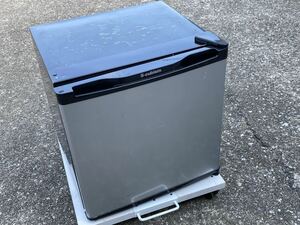 ★動作確認済み エスキュービズム WR-1046SL 1ドア 冷蔵庫 シルバー 小型 コンパクト 46L 製氷室付き 中古品 現状品 管理TO410