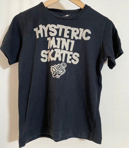 ヒステリックミニ ワッペン付きTシャツ