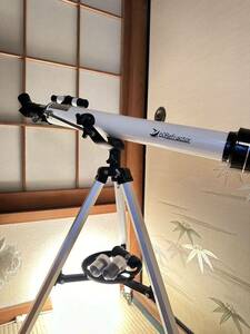  heaven body telescope beginner .. type 60mm large diameter 700mm burnt point distance heaven body .. star seat smartphone photographing heaven .p rhythm flexible type tripod smartphone adaptor . Japanese instructions . attaching 