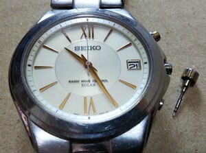  watch stem coming out Seiko Spirit 7B42-0AL0 radio wave solar analogue wristwatch men's Gold 