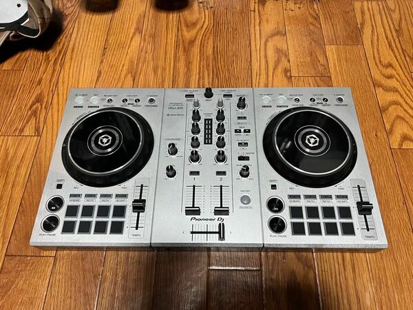 Pioneer DDJ-400 パイオニア DJコントローラー　シルバー　ＰＣスタンド付き