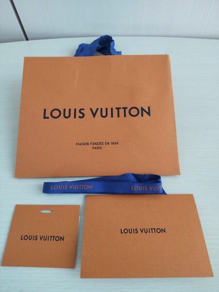 ルイヴィトン　ショップ袋　紙袋　LOUIS VUITTON　メッセージカード付