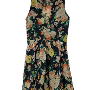 【美品】DOLCE VITA(ドルチェヴィータ)ノースリーブワンピース 花柄 総柄