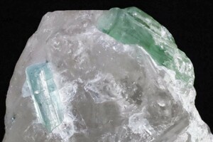  beautiful color taste light blue & green tourmaline ON quartz 21g gem natural stone crystal mineral specimen collection lafgani Stan production 