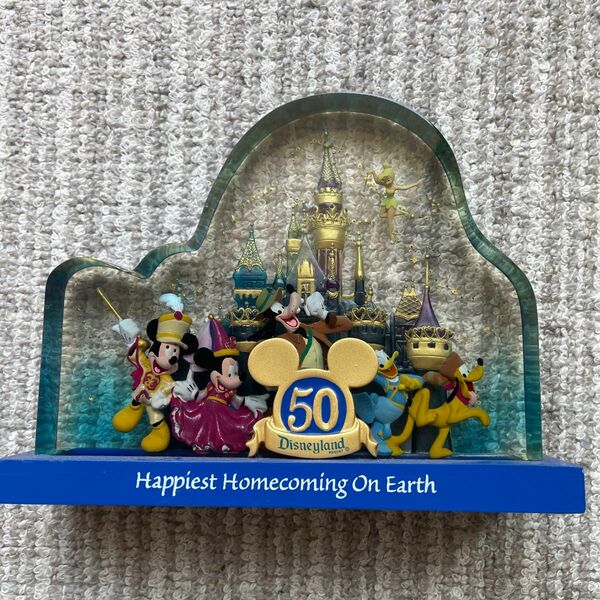 ディズニー　USA 50周年記念　Happiest Homecoming On Earth 置物