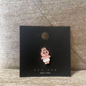 韓国限定 nyunyu おぱんちゅうさぎ ピンバッジ