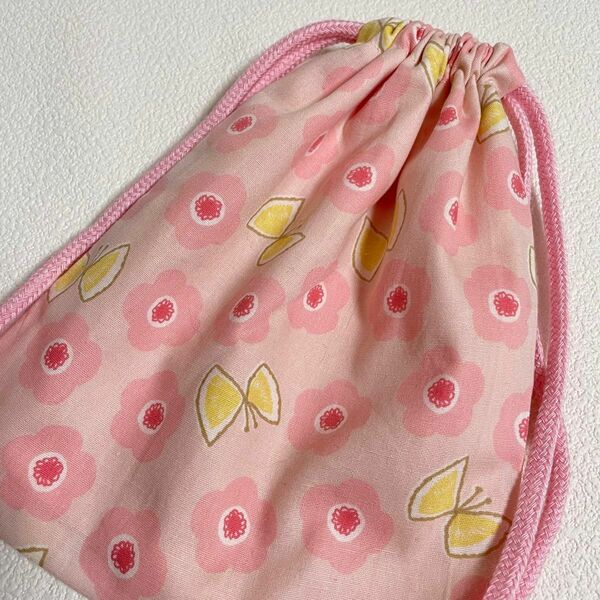 ハンドメイド ☆ 19×17 コップ袋 給食袋 巾着袋 ちょう 花 ピンク