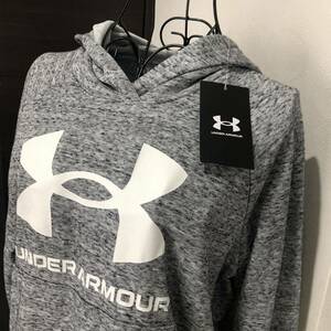 新品未使用タグ付き　アンダーアーマー　under armour パーカー　フーディ　レディース