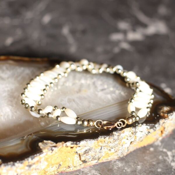 USA VINTAGE MILKY BEADS DESIGN BRACELET/アメリカ古着ミルキービーズデザインブレスレット